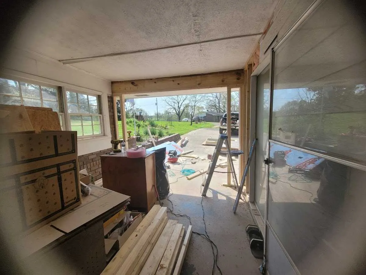 Air movers and dehumidifier for Water Mitigation Services in Strawberry